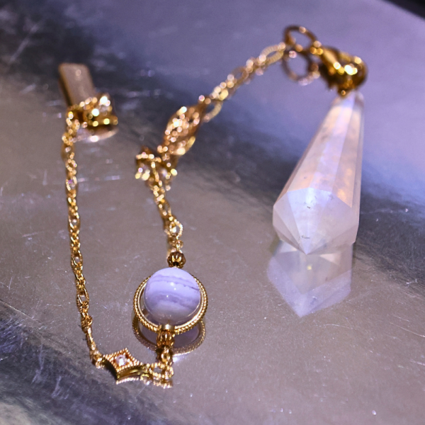 藍紋瑪瑙│藍月光│幻藍靈擺A 晶礦飾品,水晶飾品,雕刻擺件,永生水晶樹,水晶洞,水晶球,水晶柱,原礦,晶洞,晶礦原礦,紫水晶,白水晶,太極玉,佘太翠,紅膠花,海藍寶,白水晶,開運擺件