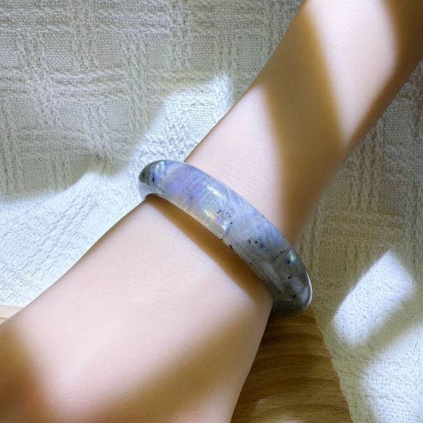 提高覺察│拉長石手鐲│平安鐲-57.3mm 水晶手鐲,開運手鐲,招財手鐲,招財水晶手鐲推薦,粉水晶手鐲,紫水晶手鐲,黃水晶手鐲,黑曜石手鐲,女生適合戴的水晶手鐲,2025年最旺水晶手鐲,水晶手鏈,水晶飾品,水晶手鐲佩戴禁忌