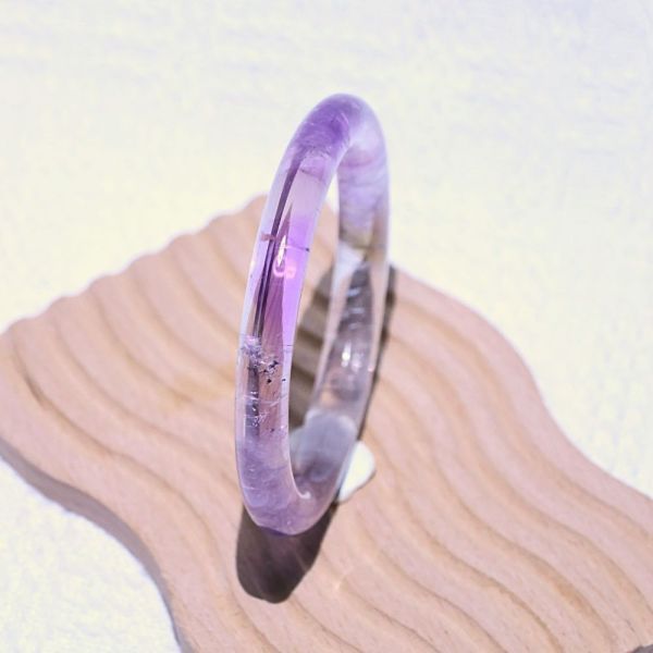 智慧之石│紫水晶│圓骨鐲-57.4m 紫水晶手鐲,紫水晶手環,天然紫水晶,水晶手鐲,能量手鐲,智慧之石,療癒水晶,靜心飾品,原礦水晶,歐洛菈,水晶能量