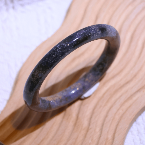 繁星銀河│星空瑪瑙手鐲│圓條鐲-53.3mm 水晶手鐲,手鐲,玉手鐲,水晶手鐲如何保養,紫水晶手鐲,粉晶手鐲,櫻花瑪瑙鐲,雕刻鐲,佘太翠,藍磷灰,黑曜石,手鐲款式,手鐲尺寸,手鐲鐲型,天然水晶手鐲,水晶手鐲功效