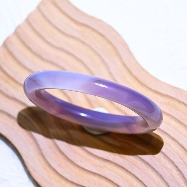 魅力展現│紫玉髓手鐲│貴妃鐲-53mm 水晶手鐲,手鐲,玉手鐲,水晶手鐲如何保養,紫水晶手鐲,粉晶手鐲,櫻花瑪瑙鐲,雕刻鐲,佘太翠,藍磷灰,黑曜石,手鐲款式,手鐲尺寸,手鐲鐲型,天然水晶手鐲,水晶手鐲功效