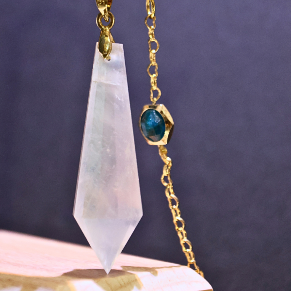 藍磷灰│藍月光│幻藍靈擺B 晶礦飾品,水晶飾品,雕刻擺件,永生水晶樹,水晶洞,水晶球,水晶柱,原礦,晶洞,晶礦原礦,紫水晶,白水晶,太極玉,佘太翠,紅膠花,海藍寶,白水晶,開運擺件