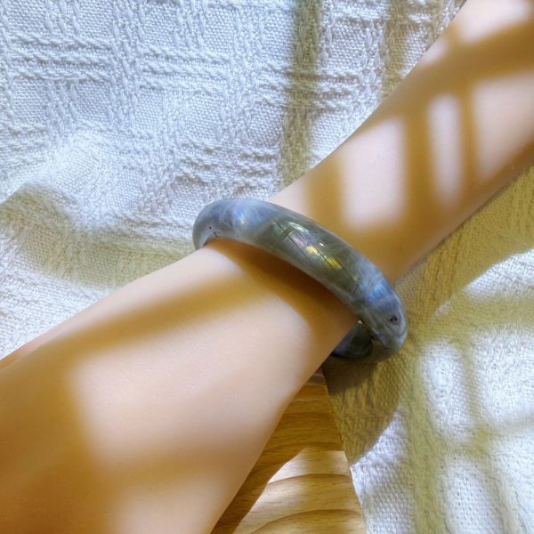 提高覺察│拉長石手鐲│平安鐲-58.5mm 水晶手鐲,開運手鐲,招財手鐲,招財水晶手鐲推薦,粉水晶手鐲,紫水晶手鐲,黃水晶手鐲,黑曜石手鐲,女生適合戴的水晶手鐲,2025年最旺水晶手鐲,水晶手鏈,水晶飾品,水晶手鐲佩戴禁忌