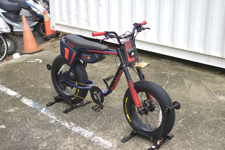 ORACLE RED BULL紅牛限量款RACING Z ADVENTUE REDBULL車隊,SUPER73聯名限量款,SUPER73紅牛冠軍限量車,SUPER73代購,電輔車專賣店,台中電輔車,台中電輔車專賣店,電輔車維修