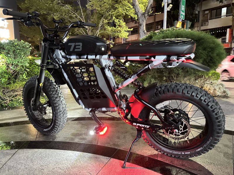 發光踏板2.0 SUPER73,電輔車必買,UNIMOKE,MATE,台灣三寶