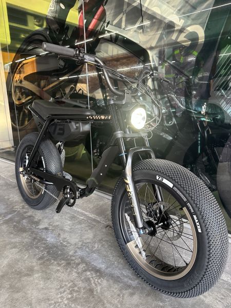 ZxSe黑金騎士 SUPER73,美國原裝進口,UNIMOKE,電輔車,電輔車維修,電輔車改裝,電動輔助自行車,台中電輔車,電輔車專賣店