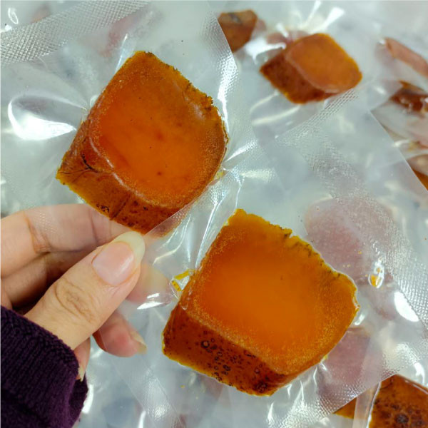 野生一口吃烏魚子 