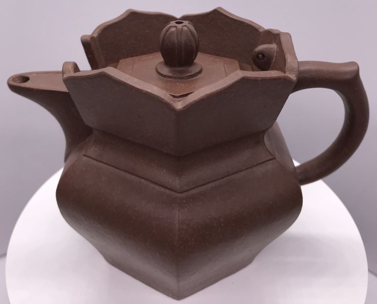 1990年僧帽壺(紫砂容砂)(作者:徐陸明) 