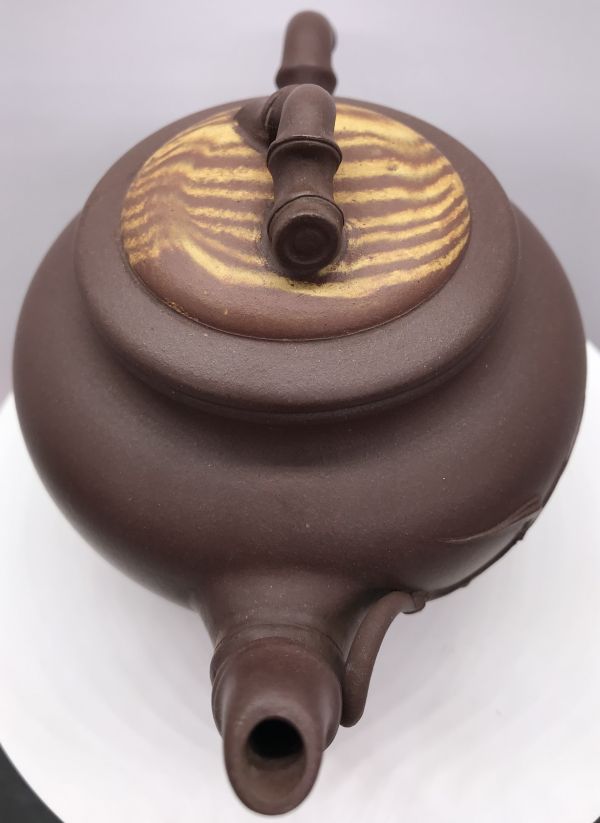 1980年竹報春(中)(紫砂)(作者:沈文嬌) 