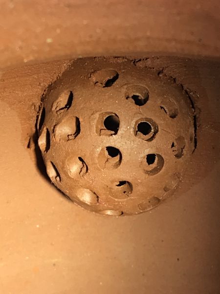 1990年中梅報春壺(紅土)(作者:宜興湯渡陶業) 