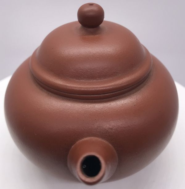 1985年標準壺(8杯)(紅土)(作者:高海庚) 