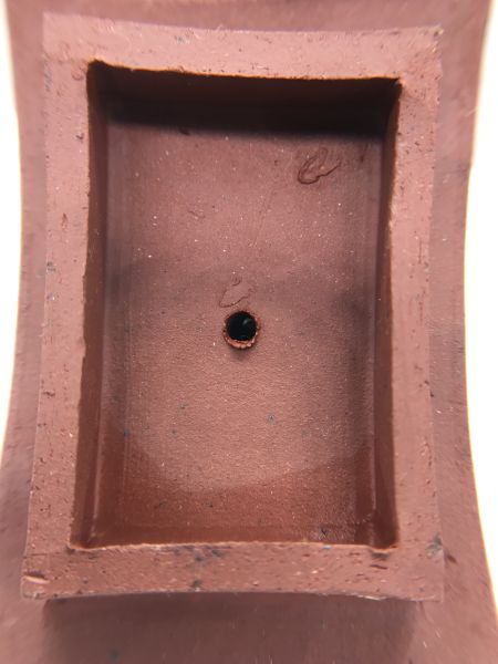 仿時大彬泥繪竹簡龍身壺(紫砂清水) 