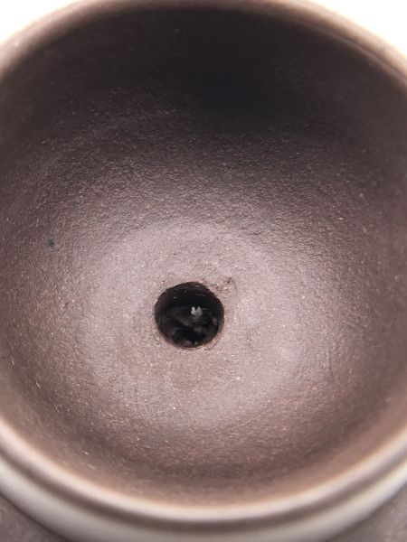 1975年金點梨型壺(鋪砂)(作者:孟臣) 