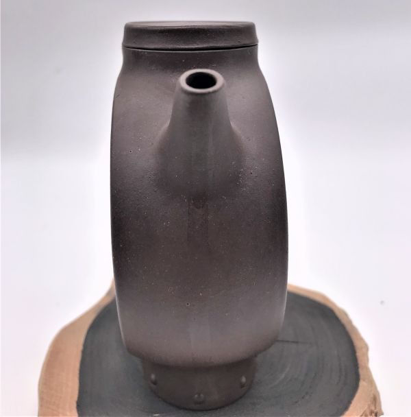 民國初年月中景紫砂茶壺 