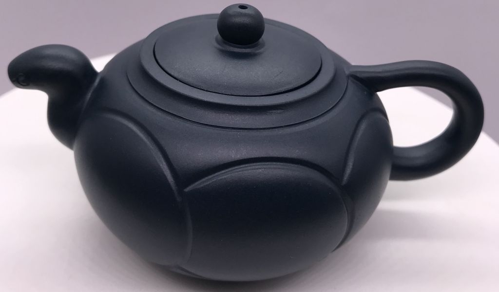 2013年蛇年紀念壺(江芬芳)(本山綠泥) 