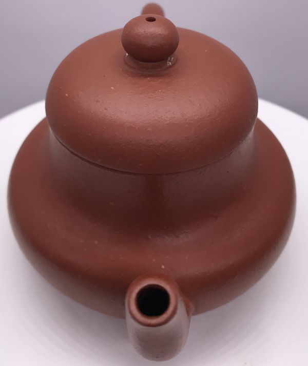 1992年矮恩亭壺(容殺朱泥)(作者:王春齋) 