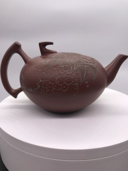 1982年碧泉(內紫外紅)(作者:高志娟)1982年碧泉(紫砂)(作者:荊溪于)不拆賣 