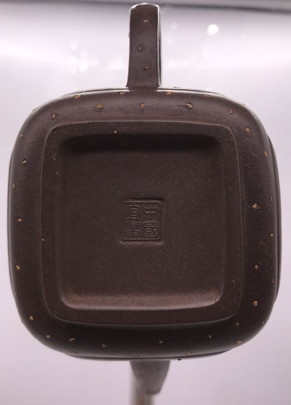 1970年代四方開光壺(作者:周六妹)(鋪砂) 