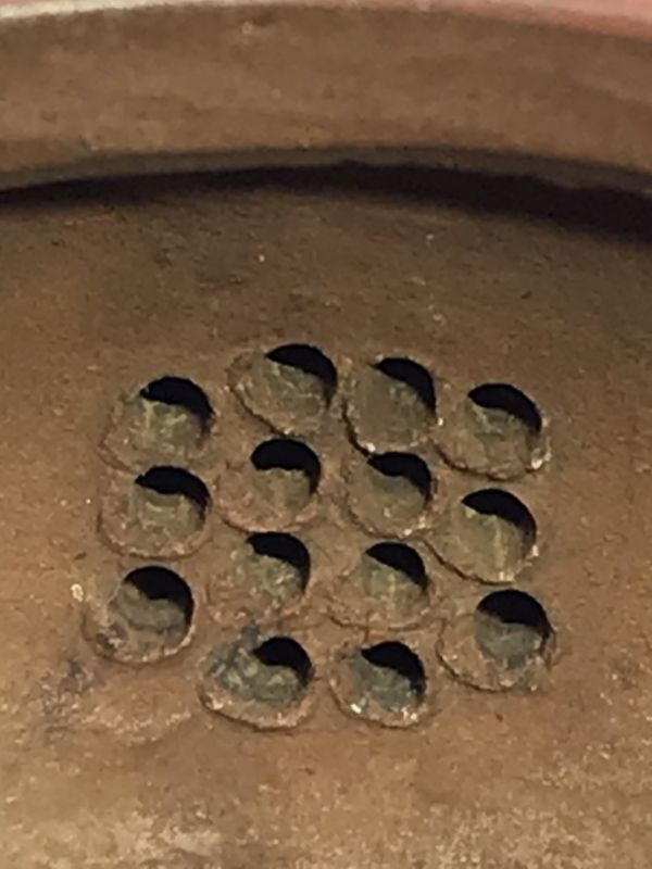 1970年內紫外紅鴿嘴壺(中國宜興) 