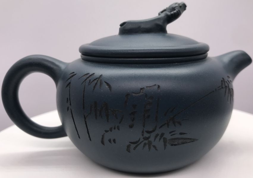 2000年牛轉乾坤壺(作者:周惠華)(本山綠泥) 