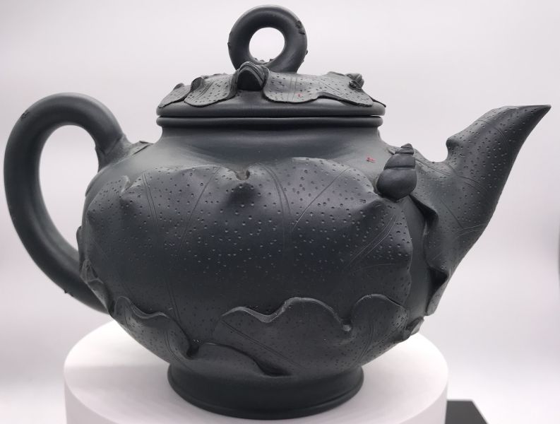 1990年荷葉青蛙報春茶壺 