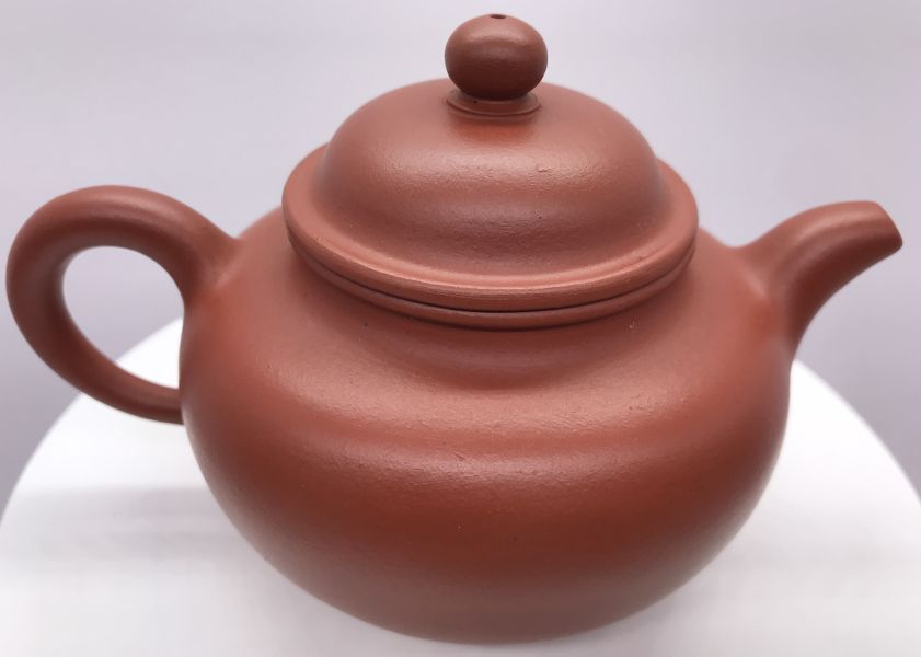 1995年蜂窩輟球壺(朱泥)(作者:夏梅林) 