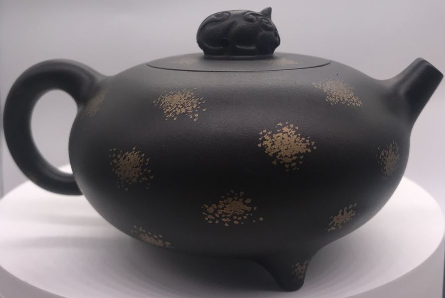 1990年三角吉祥獸茶壺 