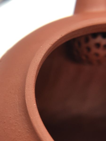 1995年仿古環勾龍蛋壺(朱泥)(作者:怡陶軒) 