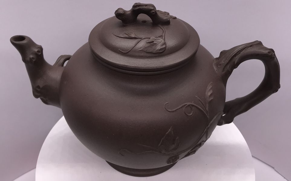 1970年中葡萄報春豐收(中國宜興) 