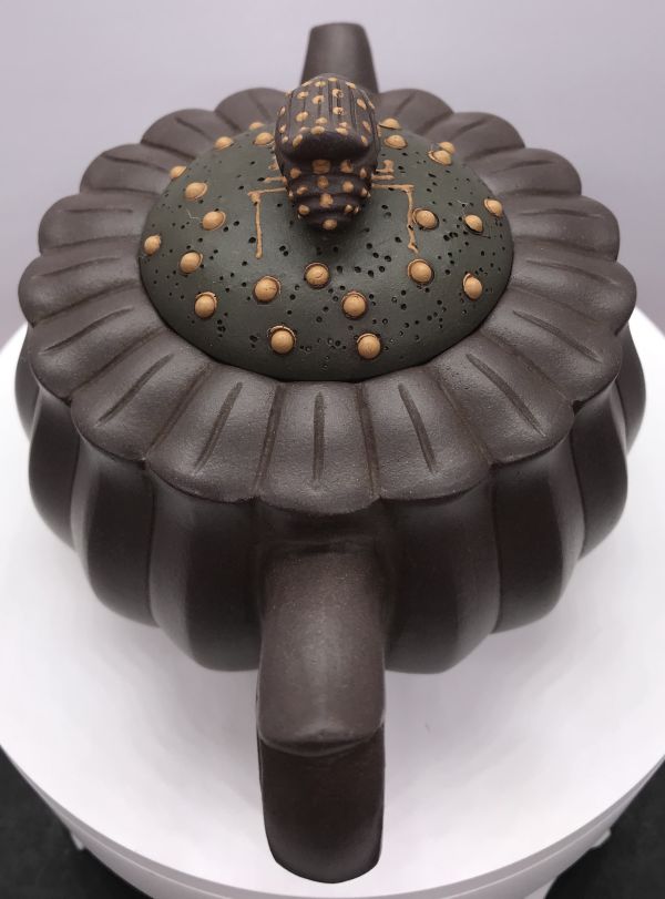 1990年向日葵壺(作者:信有建飛)(紫砂) 