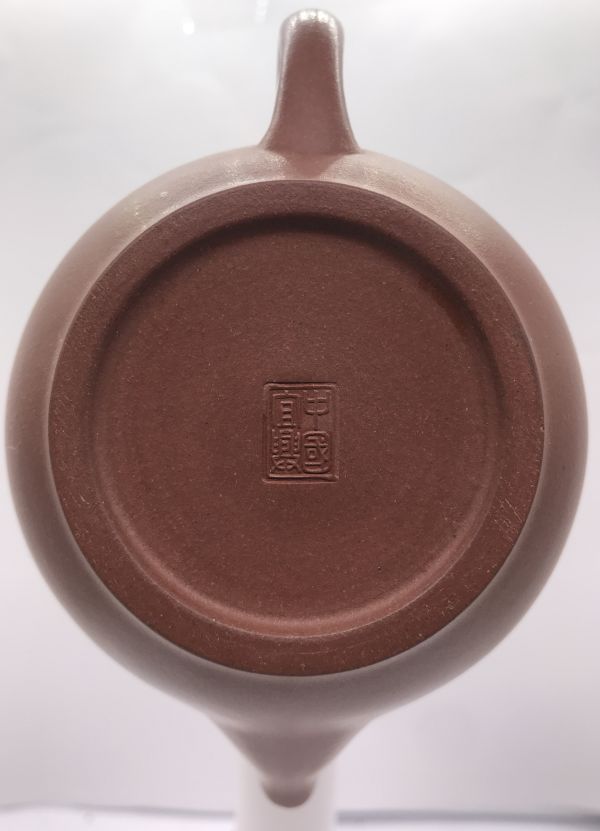 1980年小石桃壺(紫砂清水泥)(作者:洪源) 