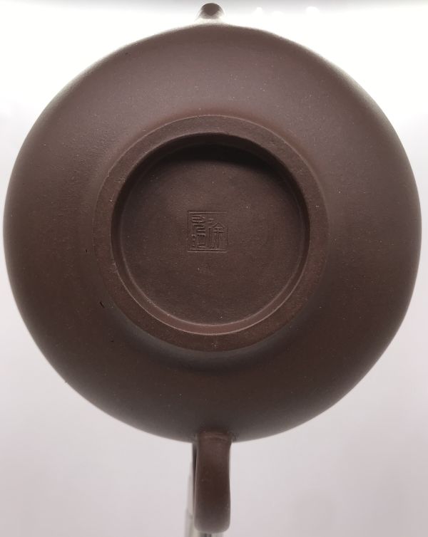 1970年二廠壺(紫砂)(作者:徐元明) 