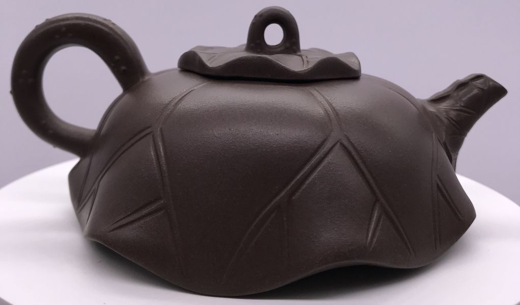 1990年荷葉紫砂壺(王連芳) 