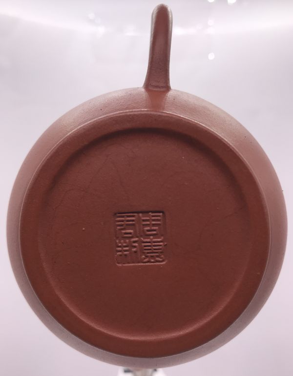 1980年芭樂壺(紅土)(作者:周惠君) 