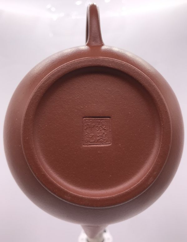 1990年凸蓋6杯標準壺(紅土)(作者:張鴻坤) 