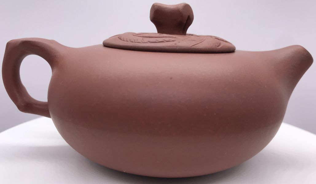 1970年羅漢壺(紅紫砂)(作者:中國宜興) 