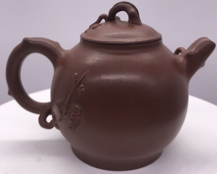 1980年甕型中梅壺(作者:梅寶玉)(紫砂清水泥) 