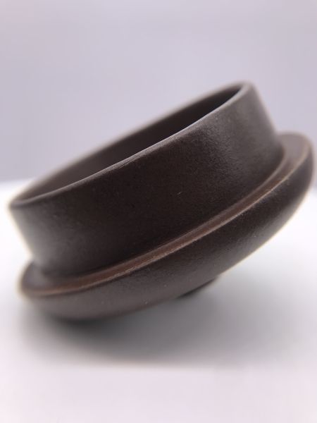 1980年留佩壺作者:徐新妹(紫砂) 