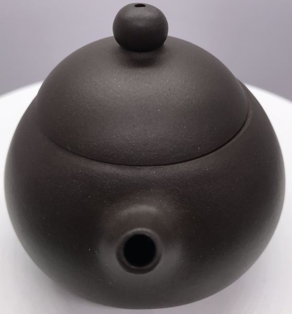 1990年小西施壺(黑鐵砂)(作者:潘井力芬) 