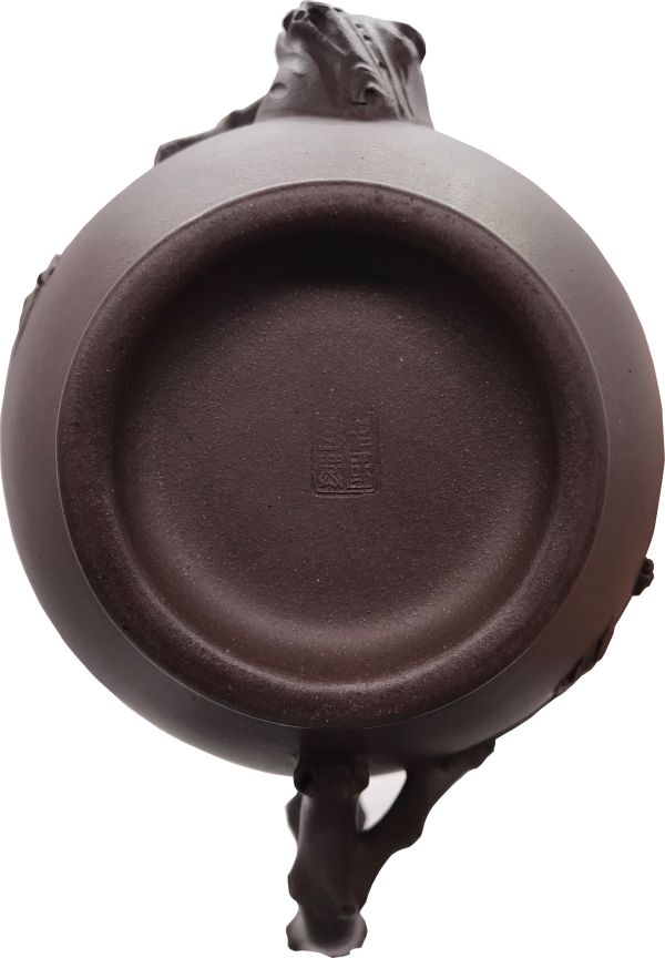 1970年中葡萄報春豐收(中國宜興) 