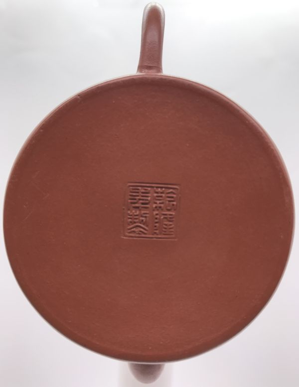 清代古壺(朱泥)(作者:乾隆年製) 