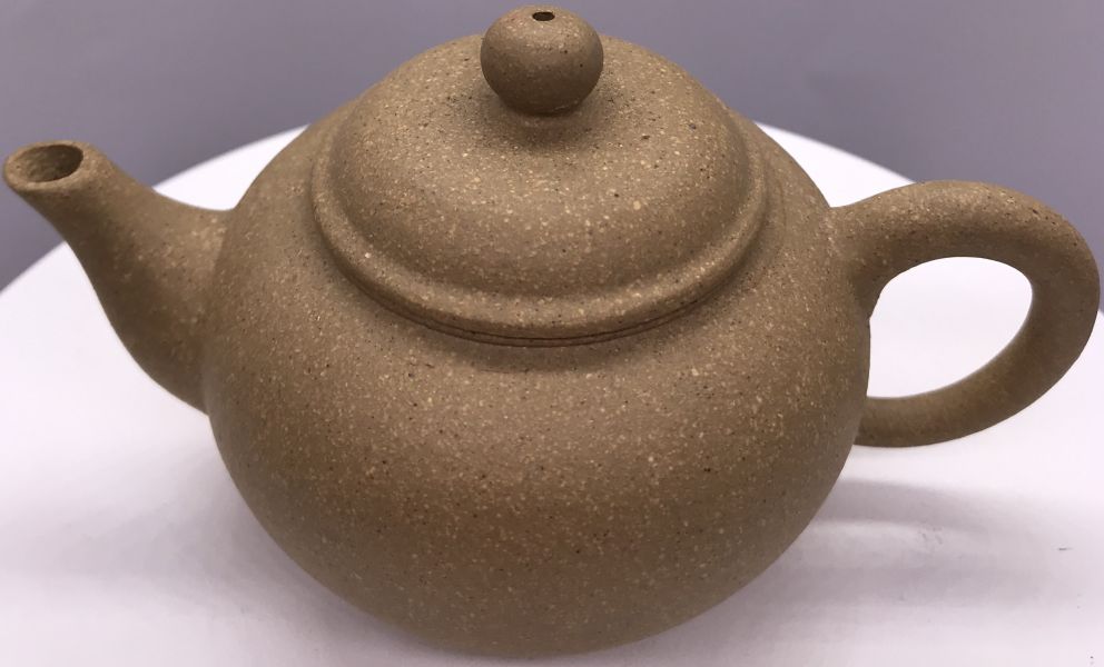 1990年(段泥)鴿嘴壺(作者:中國宜興) 