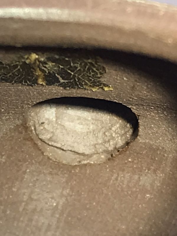 1975年金點梨型壺(鋪砂)(作者:孟臣) 