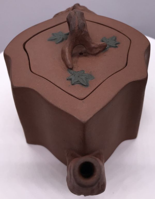 1990年楓段壺(紫砂清水泥)(作者:洪志美) 