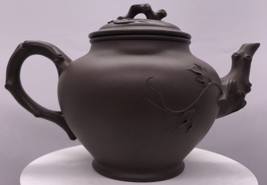 1970年中葡萄報春豐收(中國宜興) 