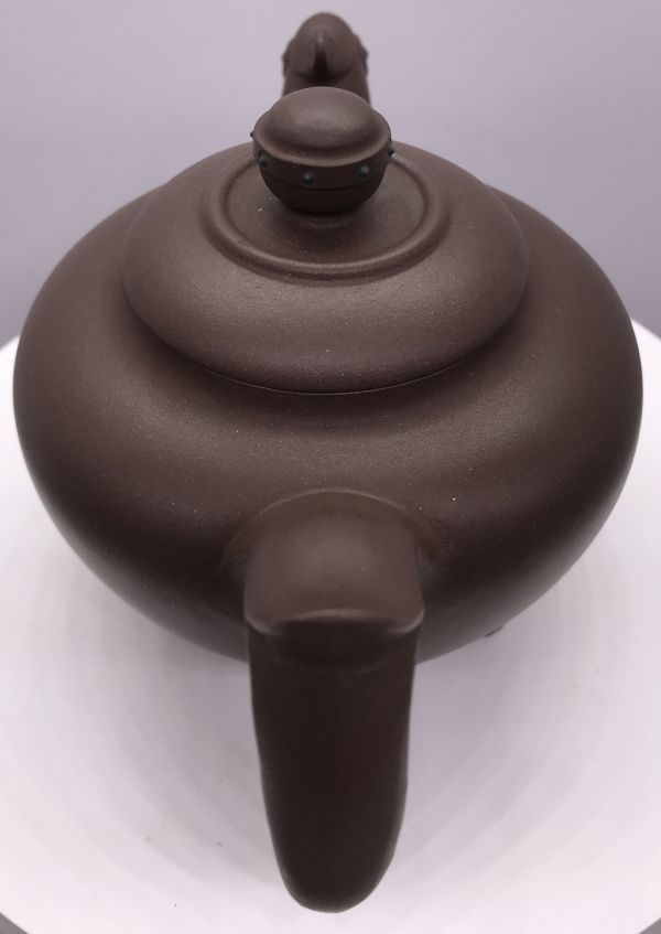 1985年天雞壺(高級紫砂+綠泥珠點)(作者:陳旭娟) 