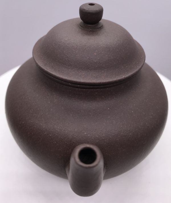 1990年代仿古輟球壺(紫砂)(作者:孟臣) 