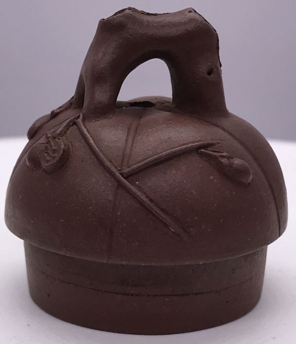 1980年小高梅壺(紫砂清水泥)(中國宜興) 