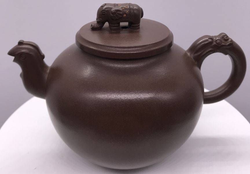 1970年龍鳳象蓋如意珠壺(中國宜興)(高檔紫砂) 