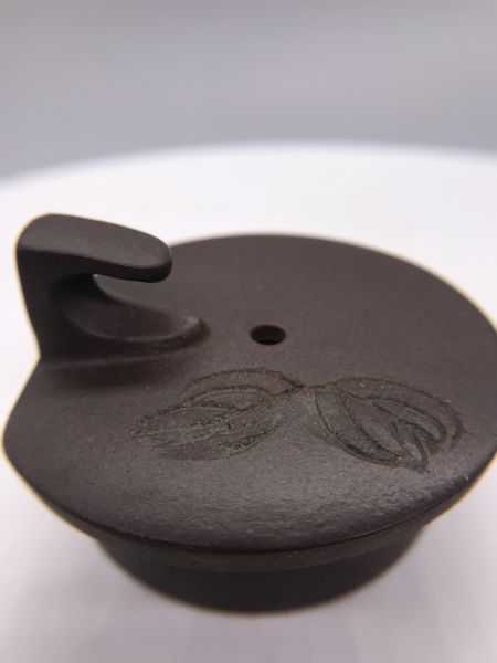 1982年碧泉(紫砂)(作者:荊溪于)1982年碧泉(內紫外紅)(作者:高志娟)不拆賣 